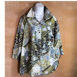RQT Woman 1X Polyester Floral Print Collared Button Down Shirt Tunic Top‎